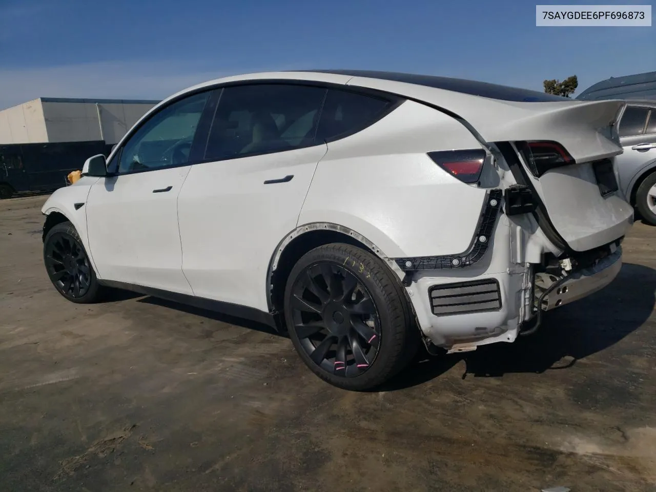 7SAYGDEE6PF696873 2023 Tesla Model Y