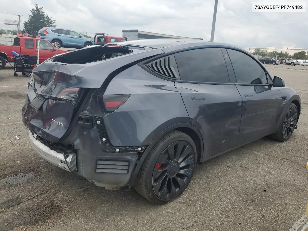 7SAYGDEF4PF749482 2023 Tesla Model Y