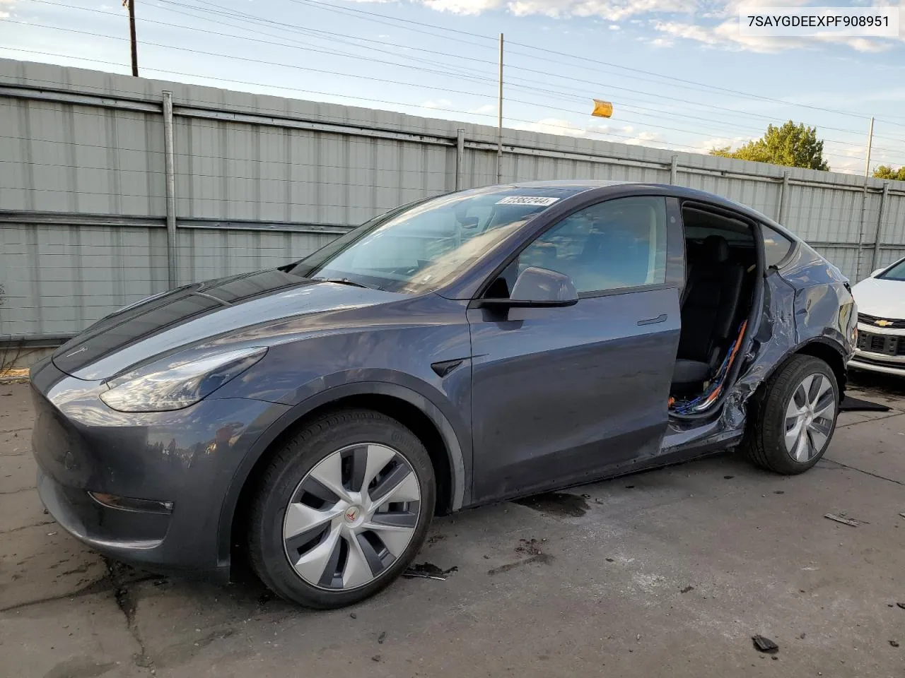 7SAYGDEEXPF908951 2023 Tesla Model Y