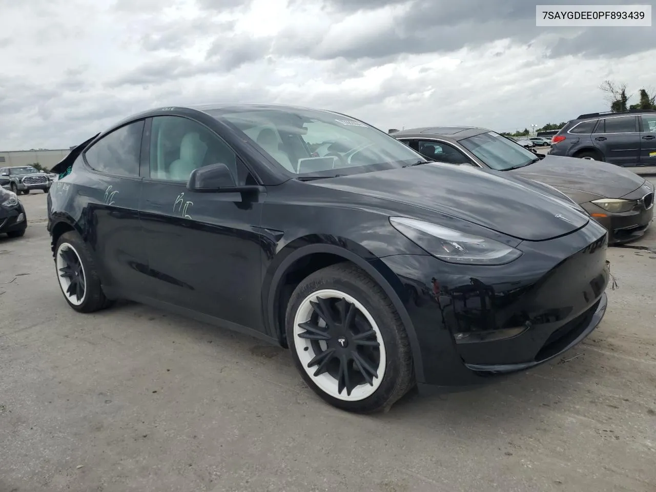 2023 Tesla Model Y VIN: 7SAYGDEE0PF893439 Lot: 72882004