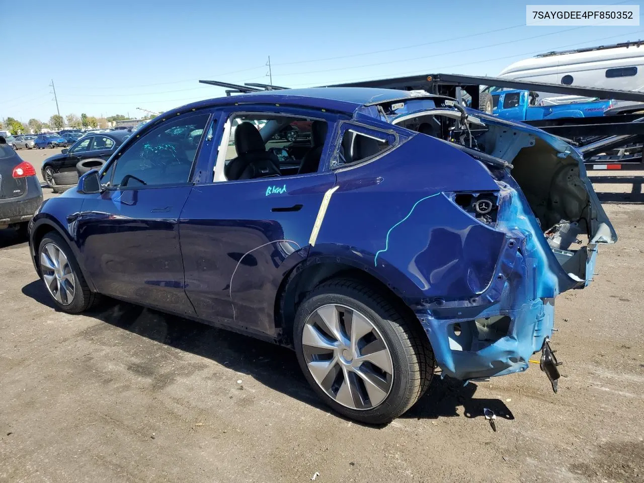 7SAYGDEE4PF850352 2023 Tesla Model Y