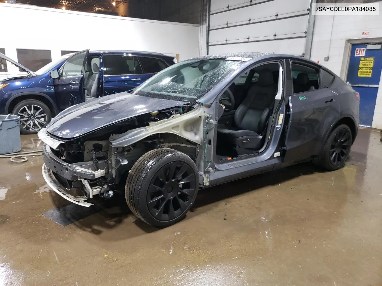 7SAYGDEE0PA184085 2023 Tesla Model Y