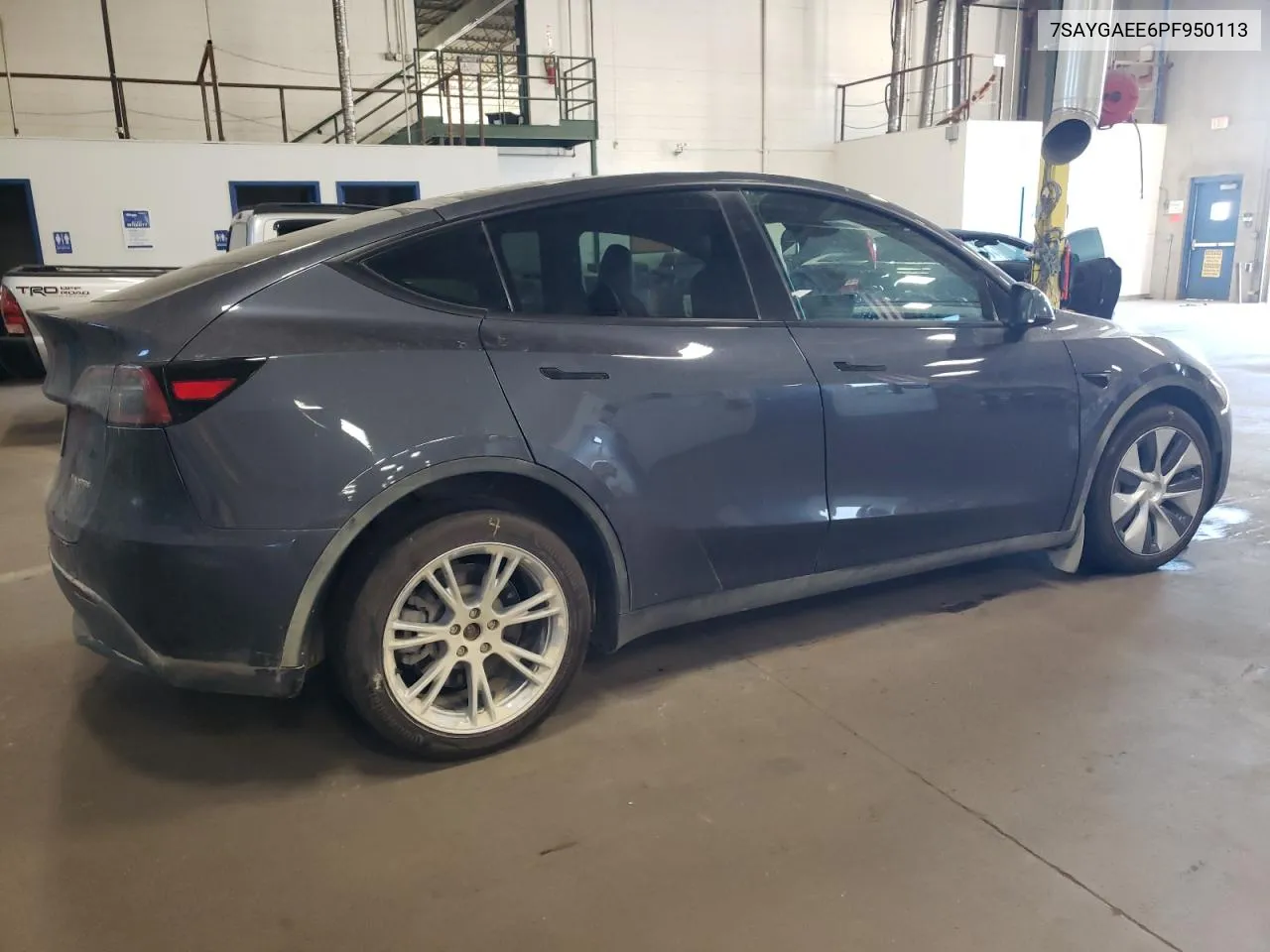 7SAYGAEE6PF950113 2023 Tesla Model Y