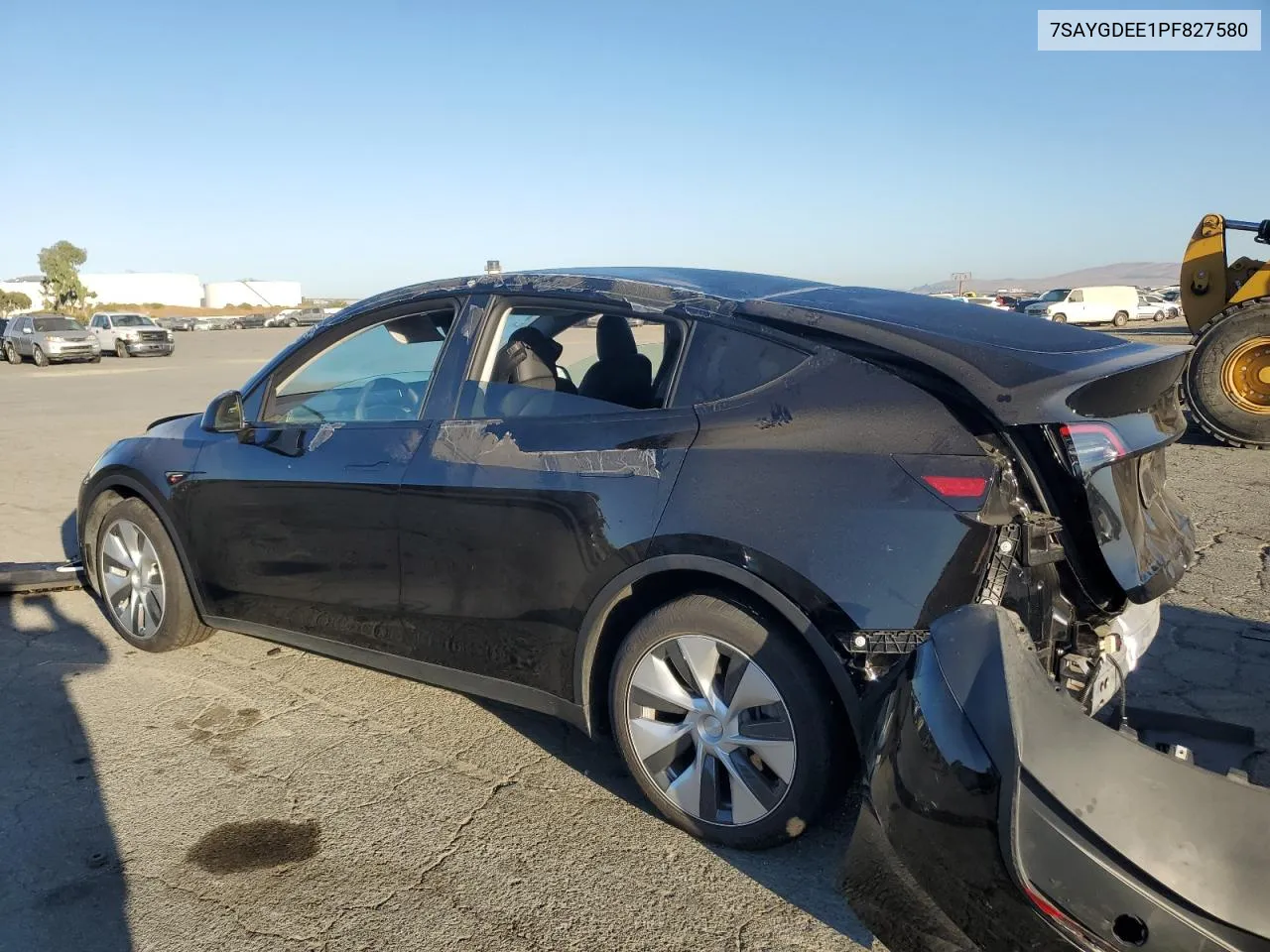 7SAYGDEE1PF827580 2023 Tesla Model Y