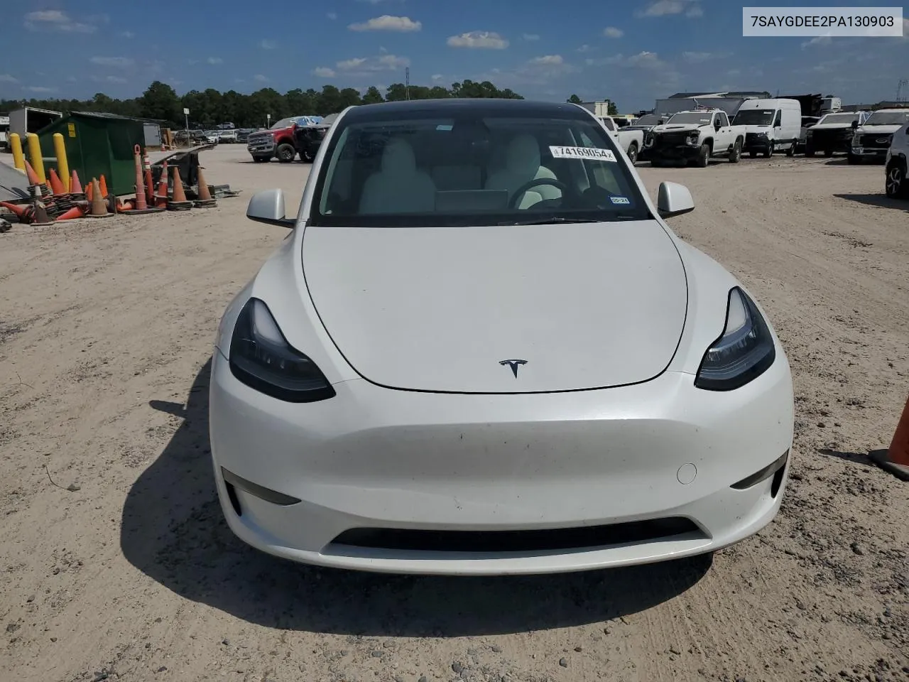 2023 Tesla Model Y VIN: 7SAYGDEE2PA130903 Lot: 74169054