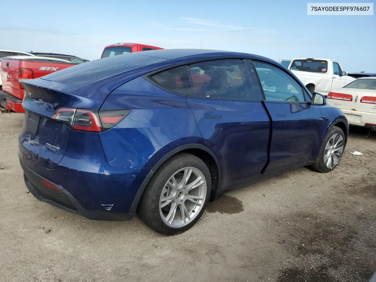 2023 Tesla Model Y VIN: 7SAYGDEE5PF976607 Lot: 74531414