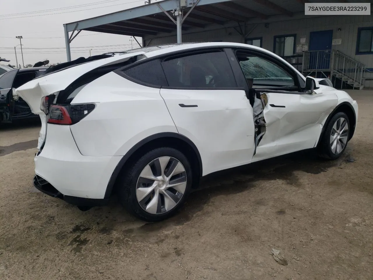 7SAYGDEE3RA223299 2024 Tesla Model Y