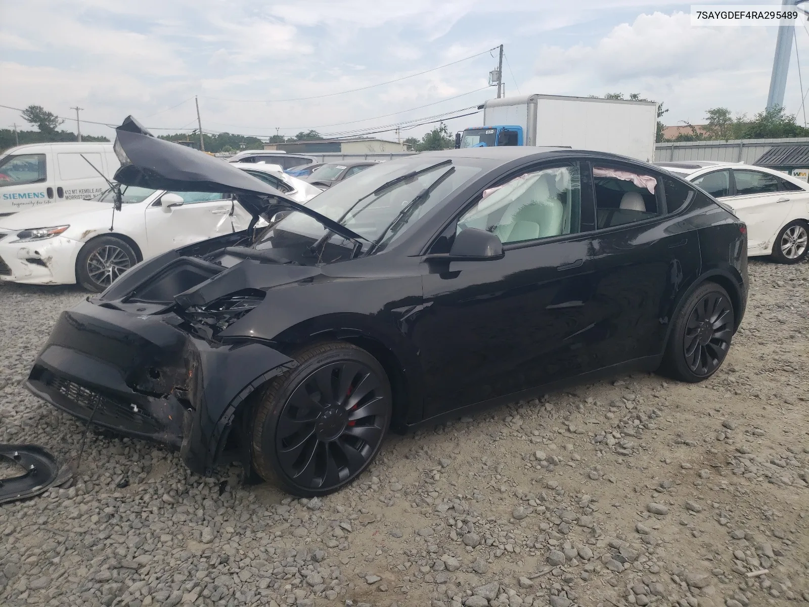 7SAYGDEF4RA295489 2024 Tesla Model Y