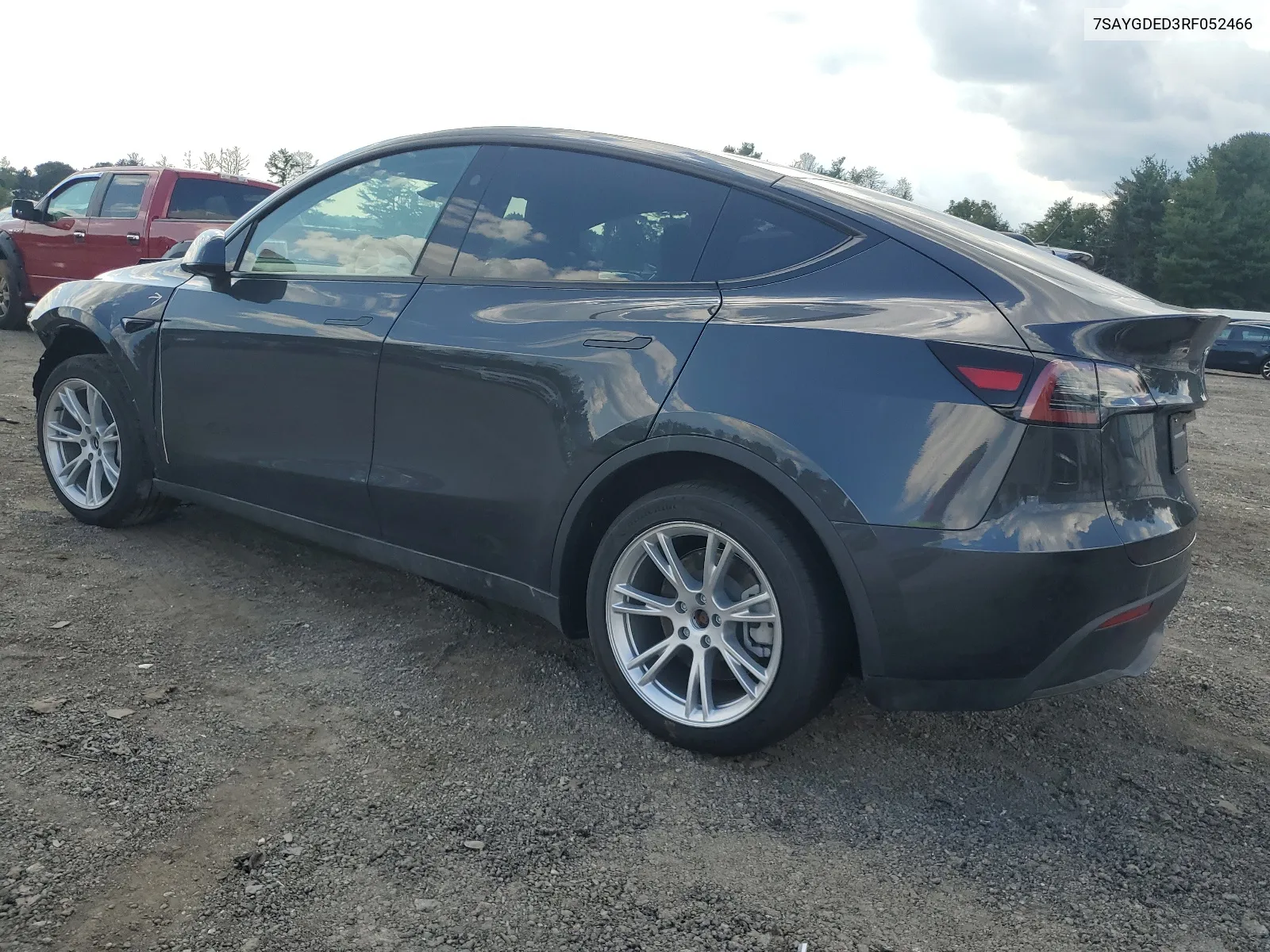 2024 Tesla Model Y VIN: 7SAYGDED3RF052466 Lot: 64046204