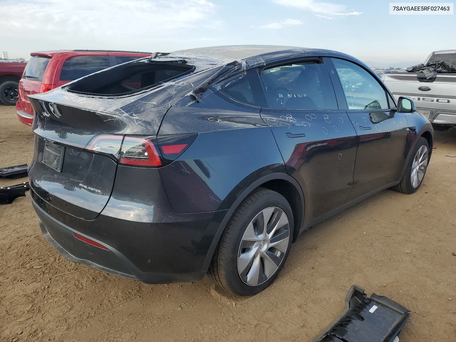 7SAYGAEE5RF027463 2024 Tesla Model Y