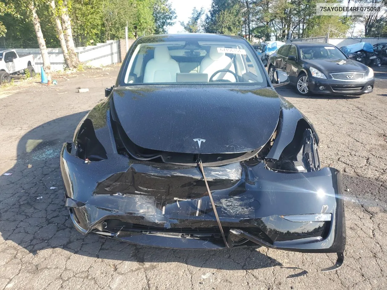 7SAYGDEE4RF075098 2024 Tesla Model Y