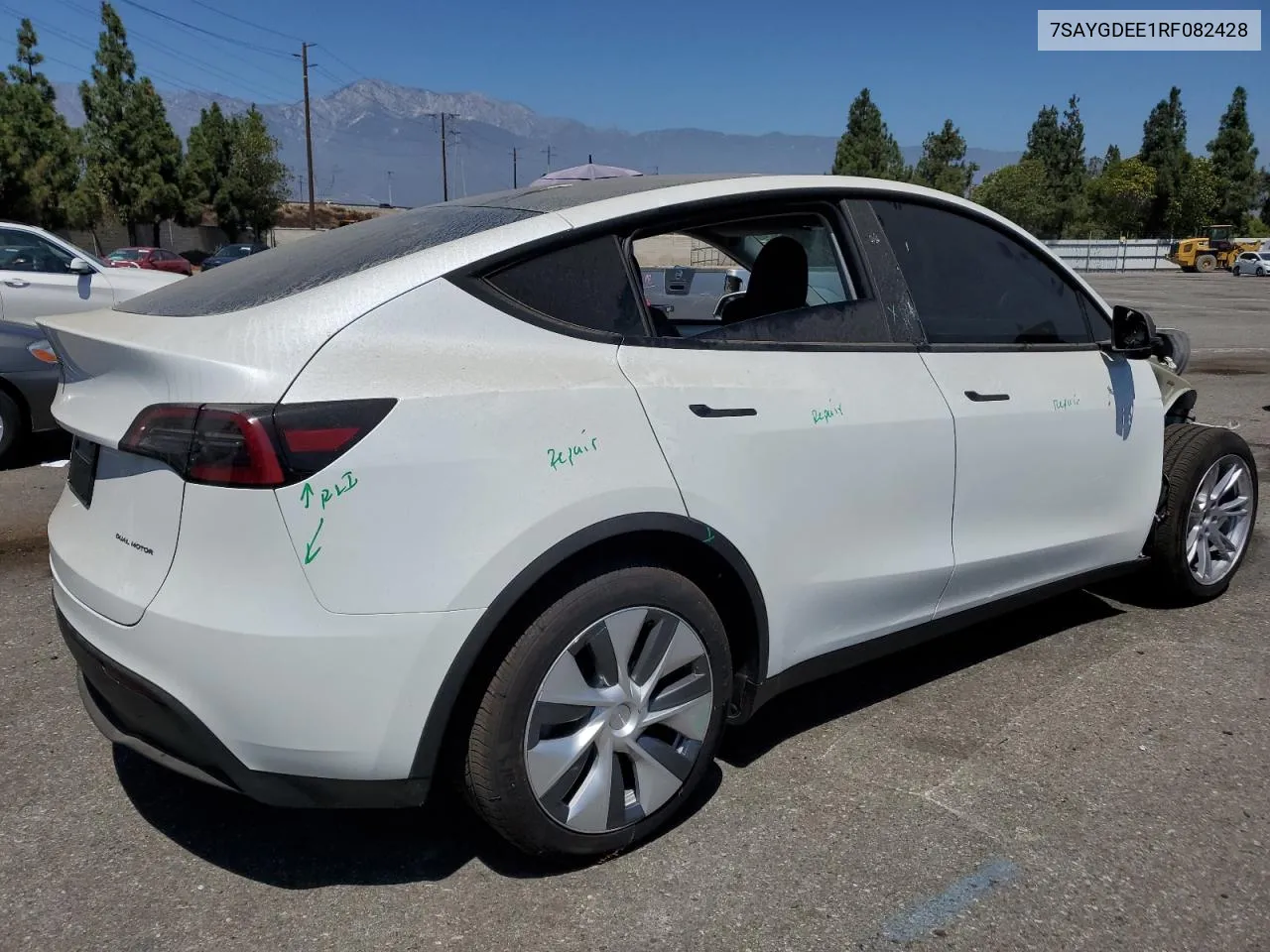 7SAYGDEE1RF082428 2024 Tesla Model Y