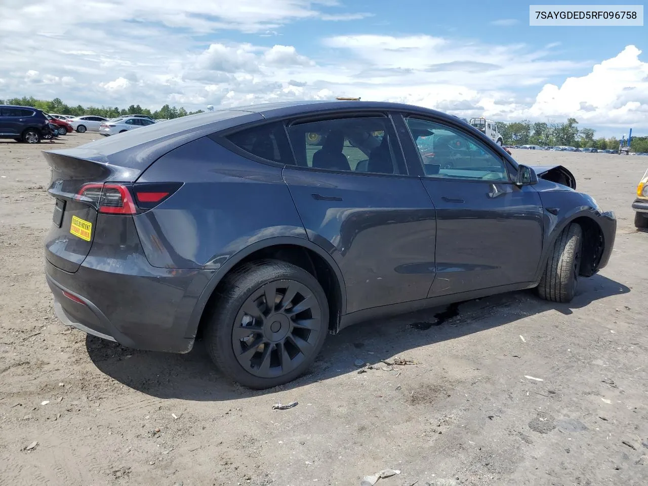 7SAYGDED5RF096758 2024 Tesla Model Y