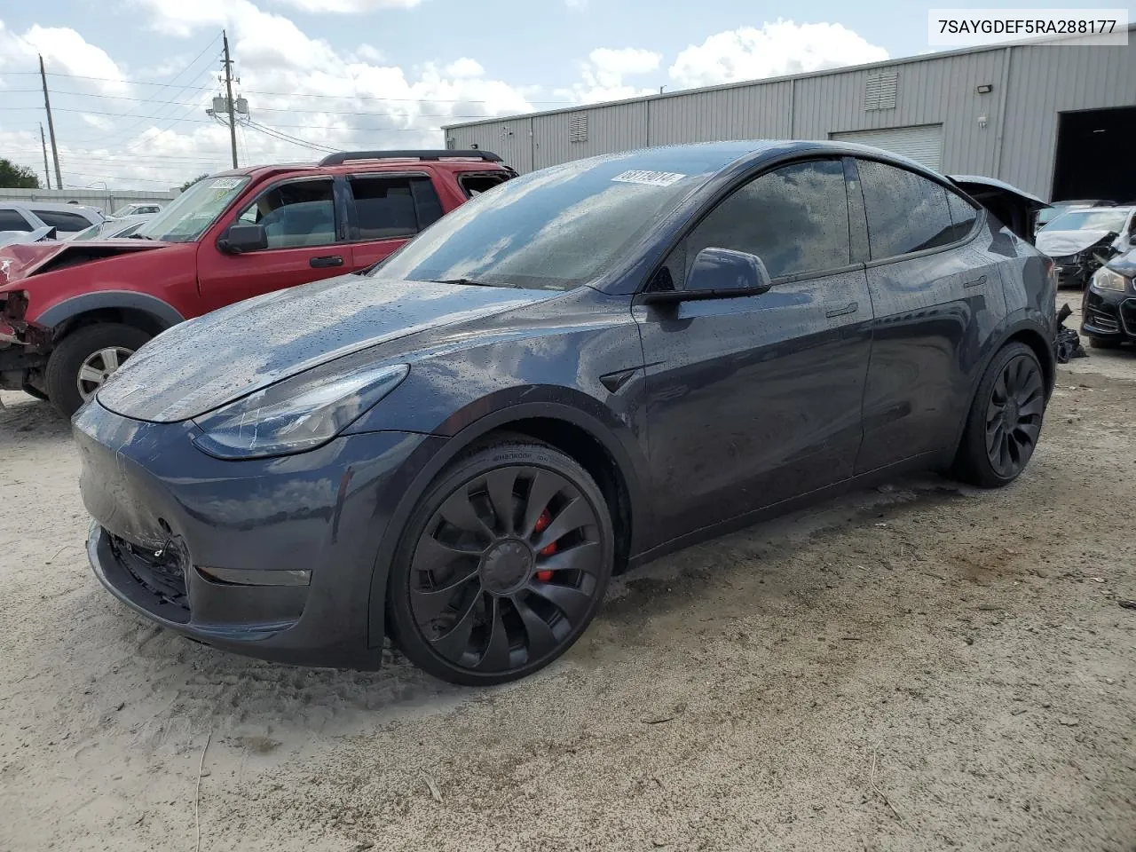 7SAYGDEF5RA288177 2024 Tesla Model Y