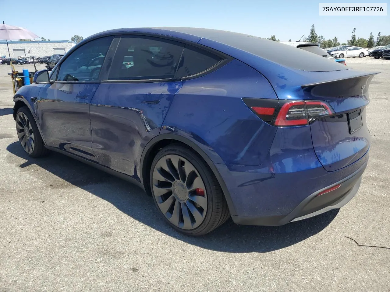 2024 Tesla Model Y VIN: 7SAYGDEF3RF107726 Lot: 68865234