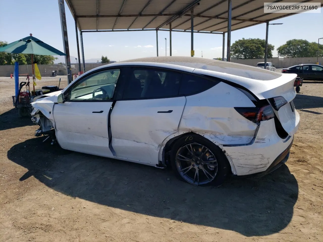 2024 Tesla Model Y VIN: 7SAYGDEE2RF121690 Lot: 70194184