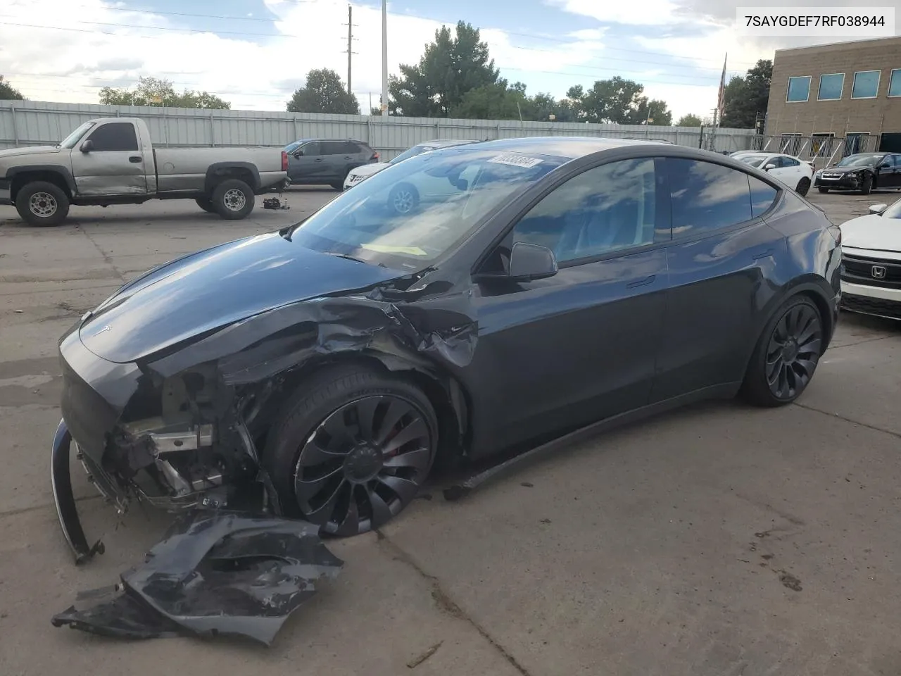 7SAYGDEF7RF038944 2024 Tesla Model Y