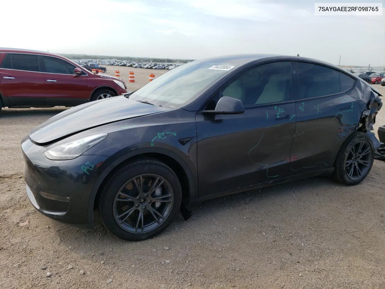 2024 Tesla Model Y VIN: 7SAYGAEE2RF098765 Lot: 70423984