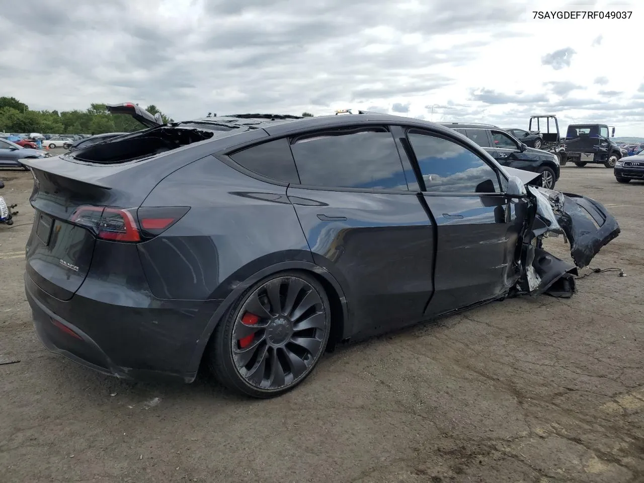 7SAYGDEF7RF049037 2024 Tesla Model Y