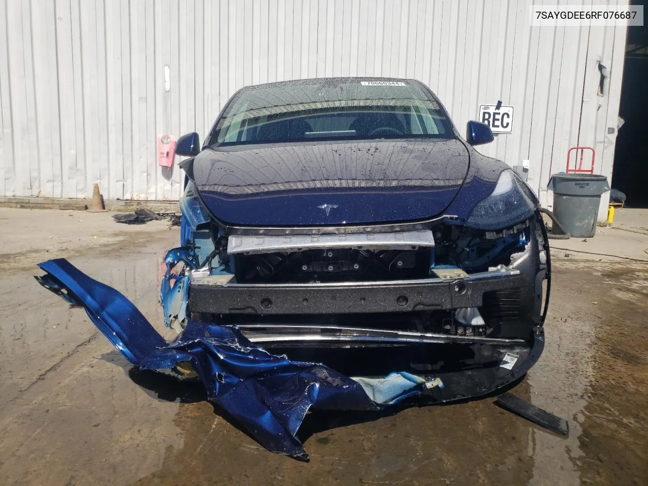 7SAYGDEE6RF076687 2024 Tesla Model Y