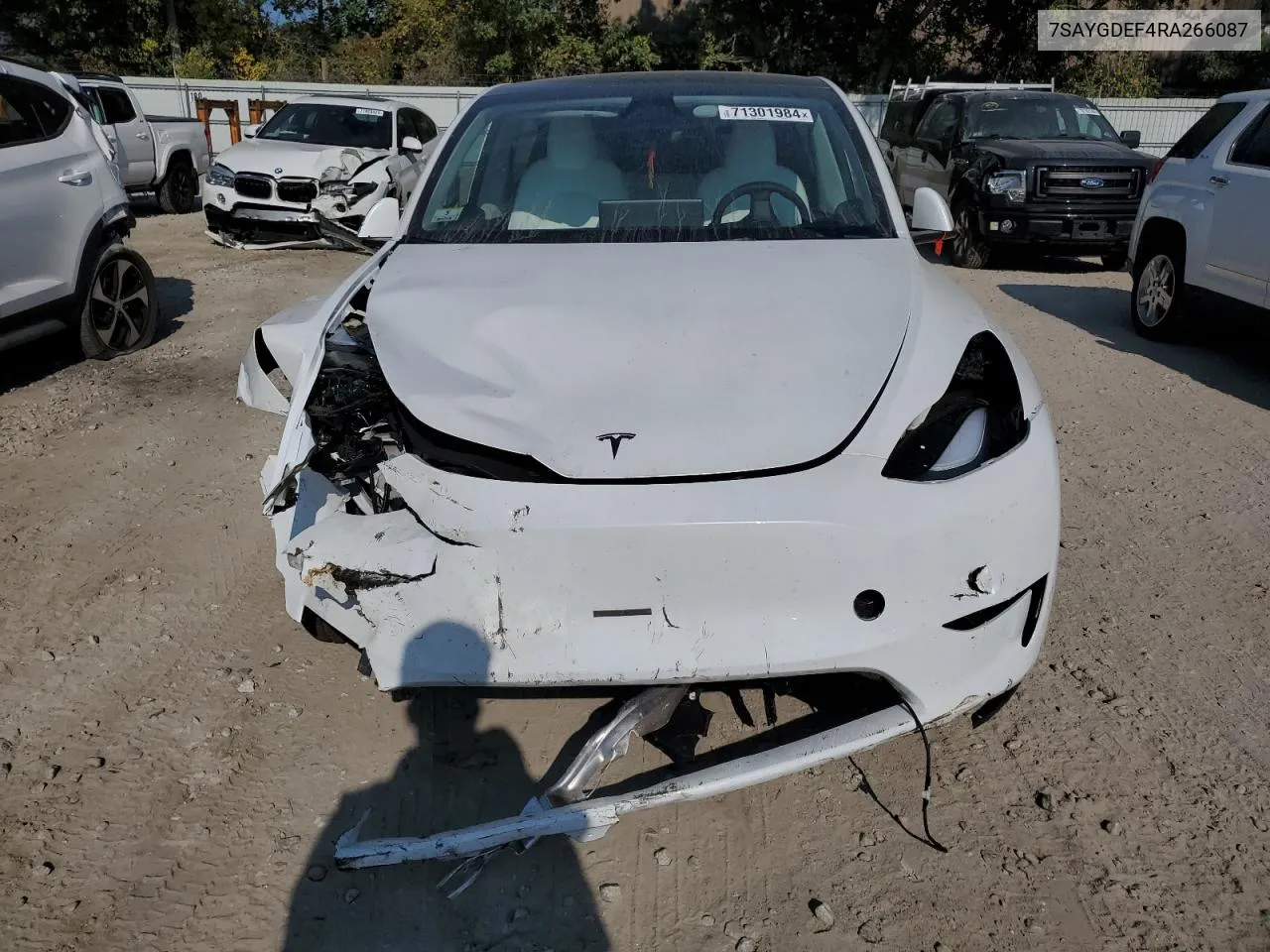 7SAYGDEF4RA266087 2024 Tesla Model Y