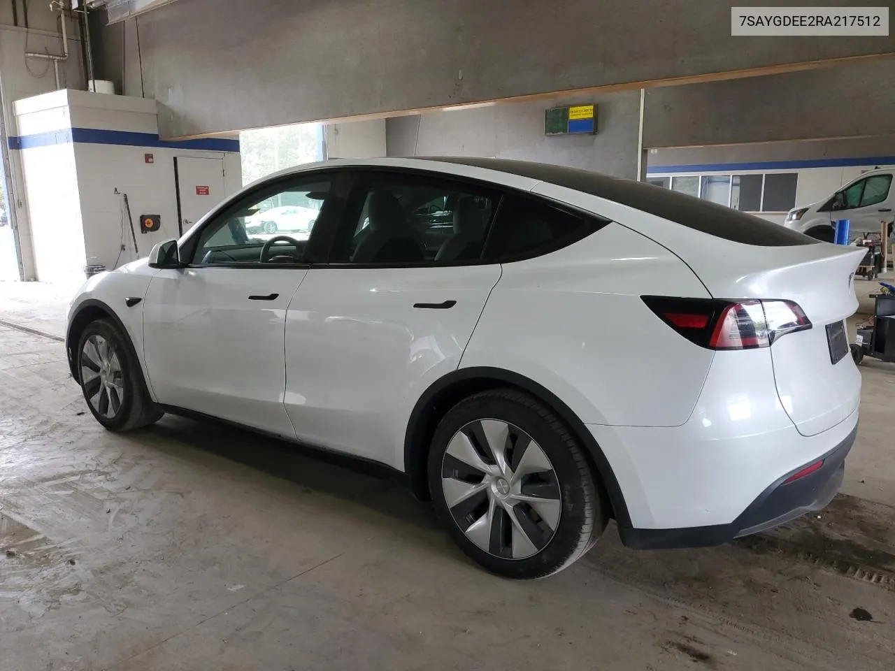 7SAYGDEE2RA217512 2024 Tesla Model Y