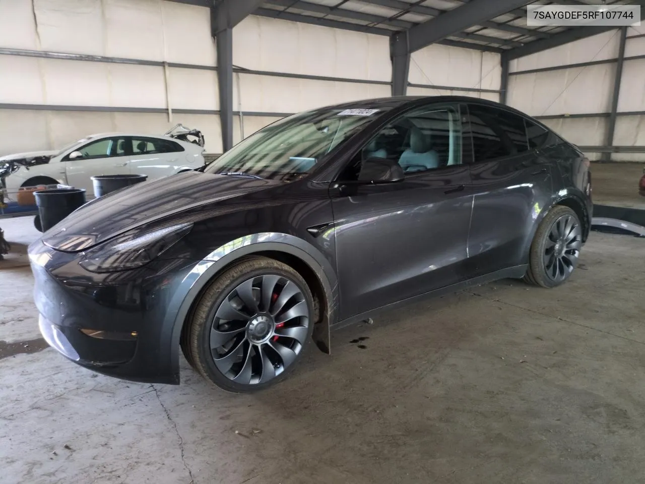 2024 Tesla Model Y VIN: 7SAYGDEF5RF107744 Lot: 71471024