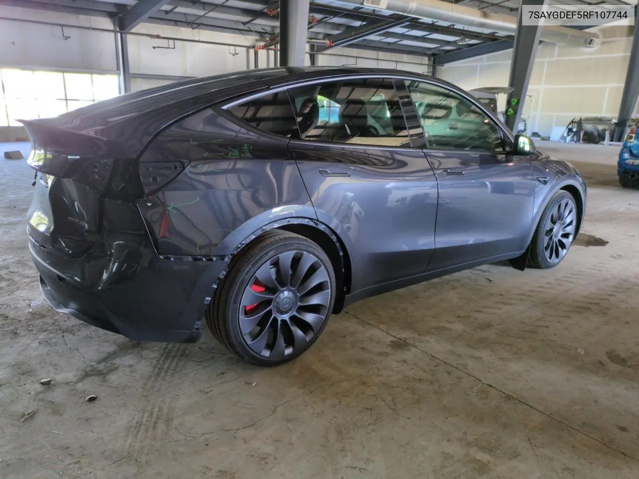 7SAYGDEF5RF107744 2024 Tesla Model Y