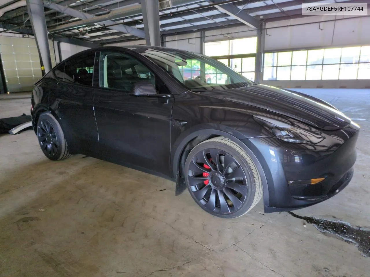 7SAYGDEF5RF107744 2024 Tesla Model Y