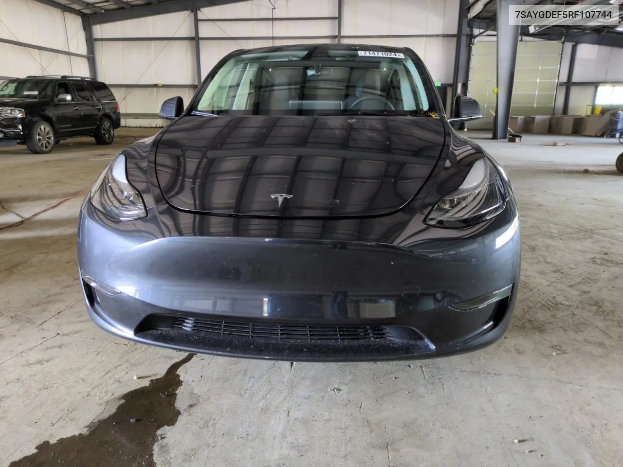 2024 Tesla Model Y VIN: 7SAYGDEF5RF107744 Lot: 71471024