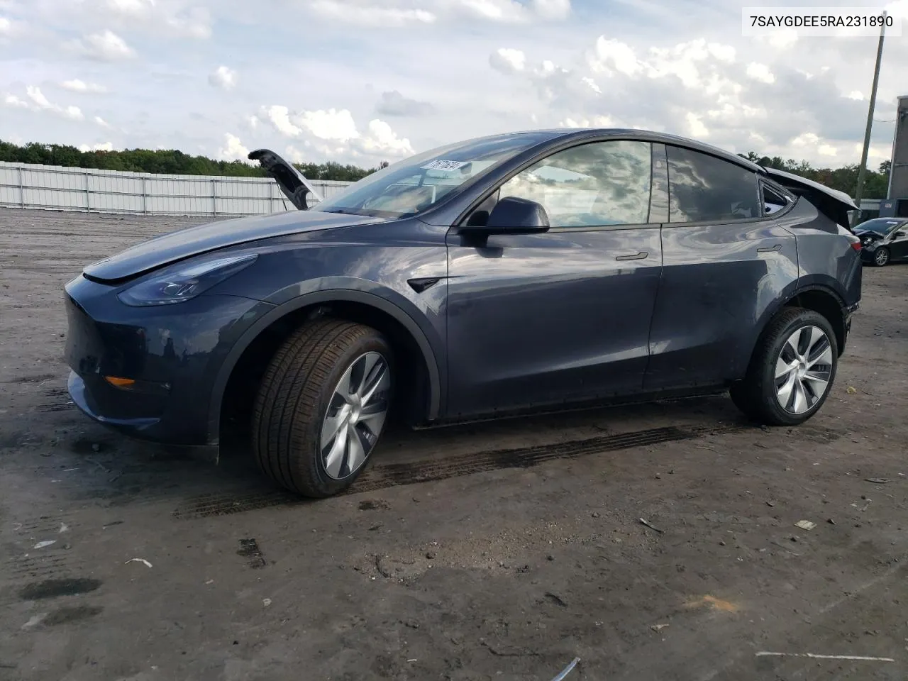 7SAYGDEE5RA231890 2024 Tesla Model Y