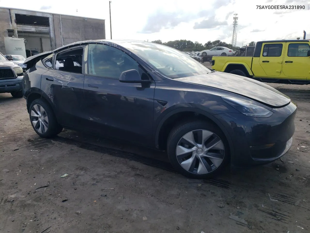 7SAYGDEE5RA231890 2024 Tesla Model Y