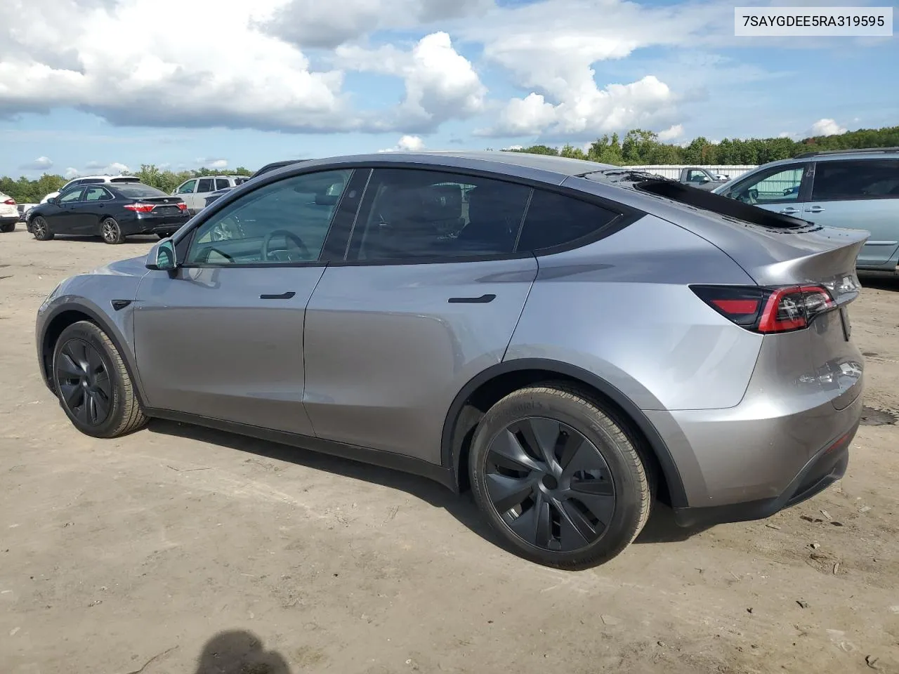 7SAYGDEE5RA319595 2024 Tesla Model Y