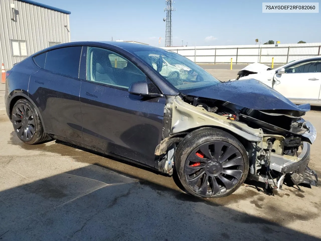 2024 Tesla Model Y VIN: 7SAYGDEF2RF082060 Lot: 72653454