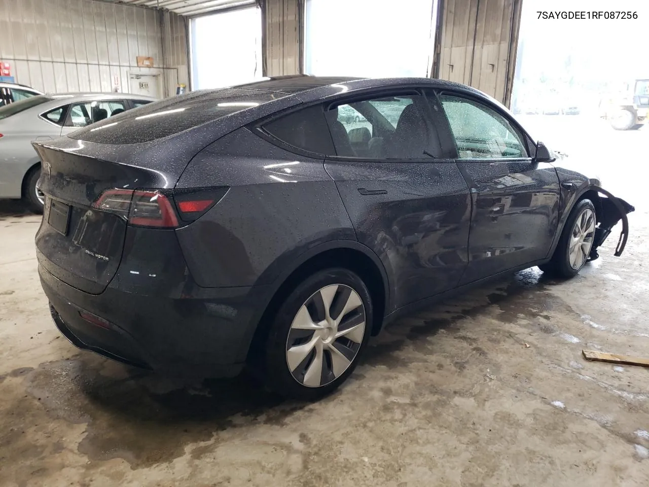 2024 Tesla Model Y VIN: 7SAYGDEE1RF087256 Lot: 72990274