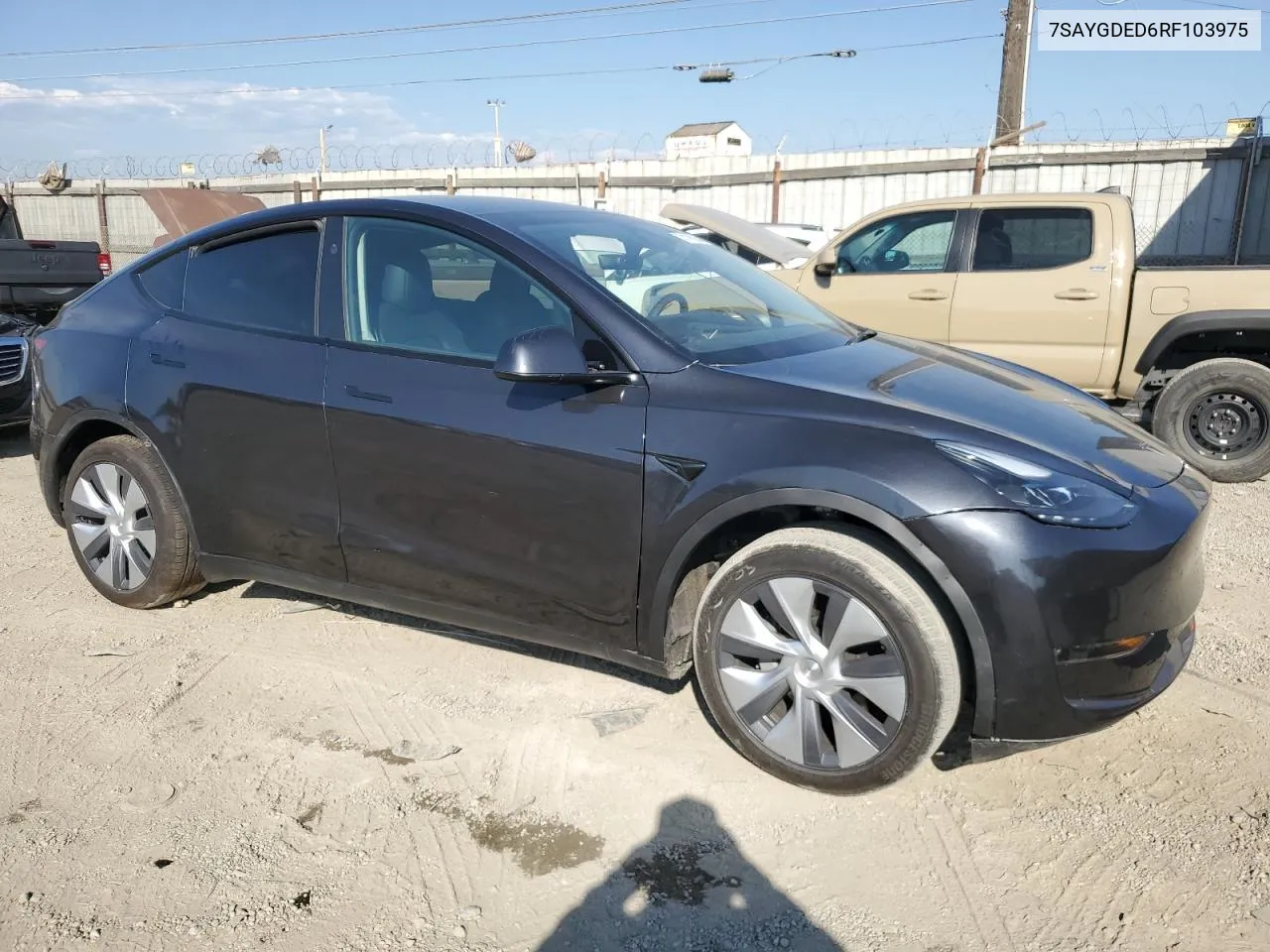 7SAYGDED6RF103975 2024 Tesla Model Y