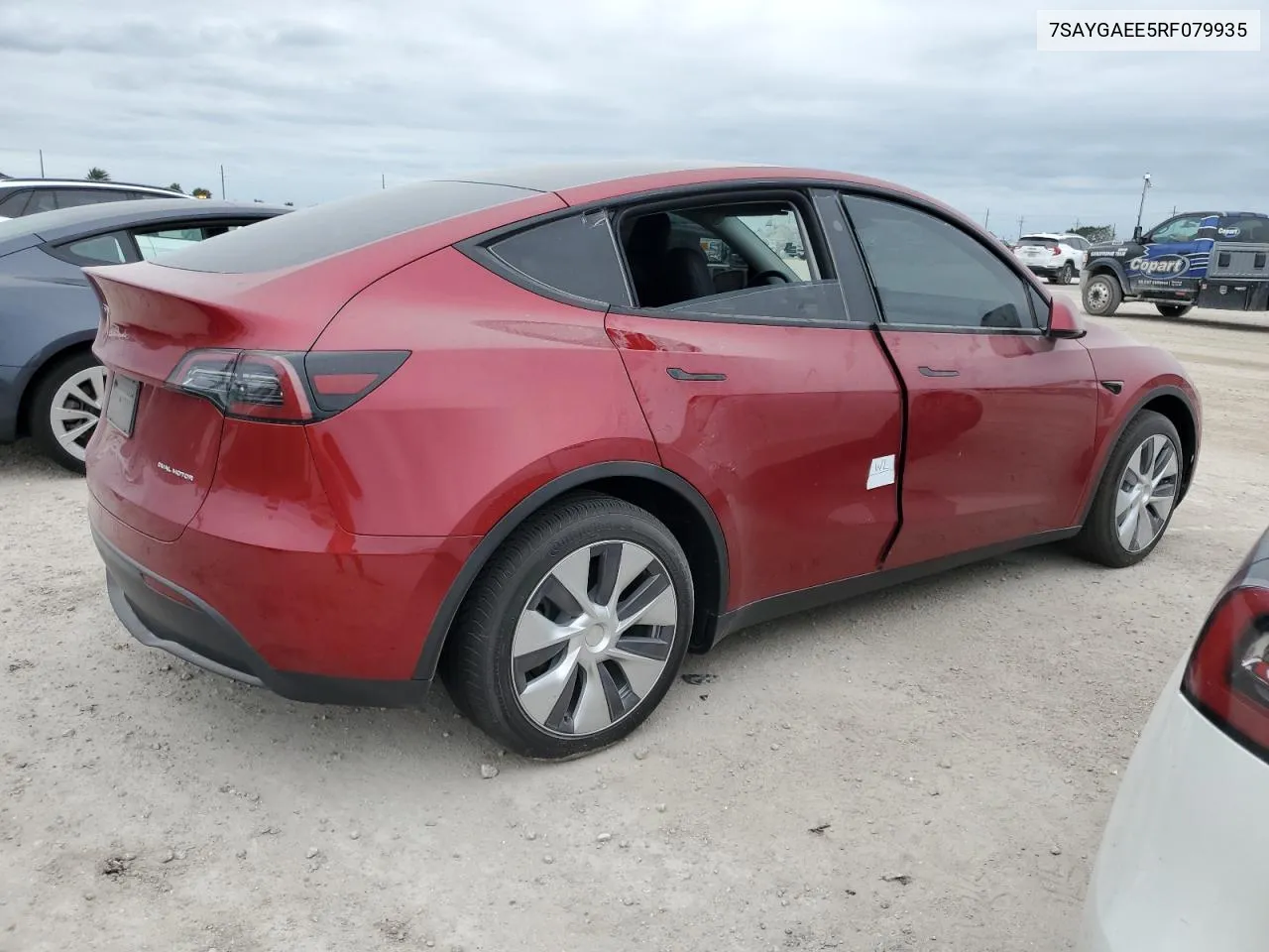 7SAYGAEE5RF079935 2024 Tesla Model Y