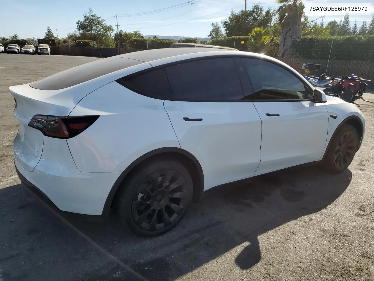 7SAYGDEE6RF128979 2024 Tesla Model Y