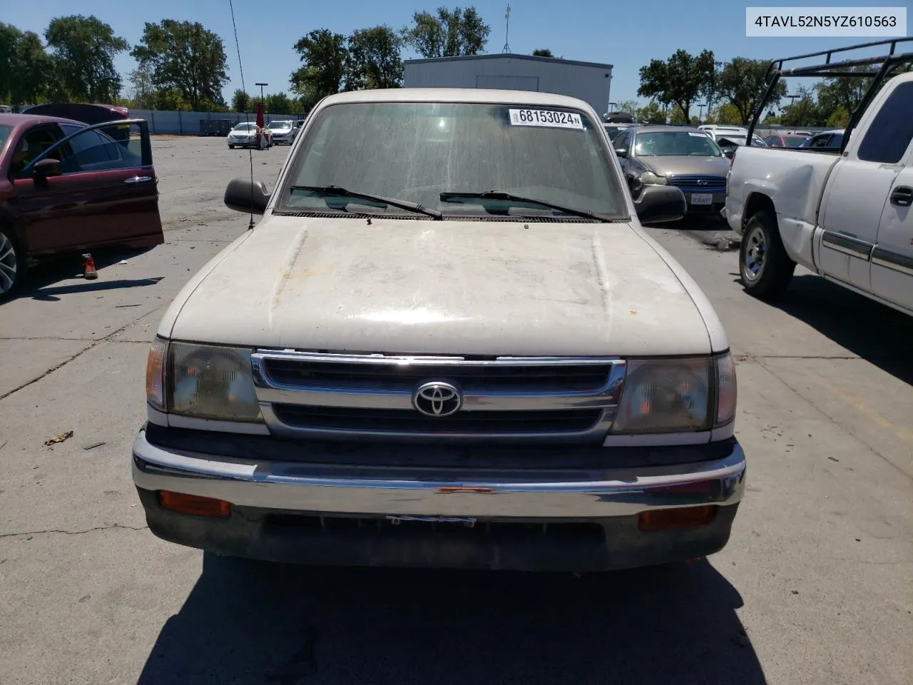 2000 Toyota Tacoma Xtracab VIN: 4TAVL52N5YZ610563 Lot: 68153024