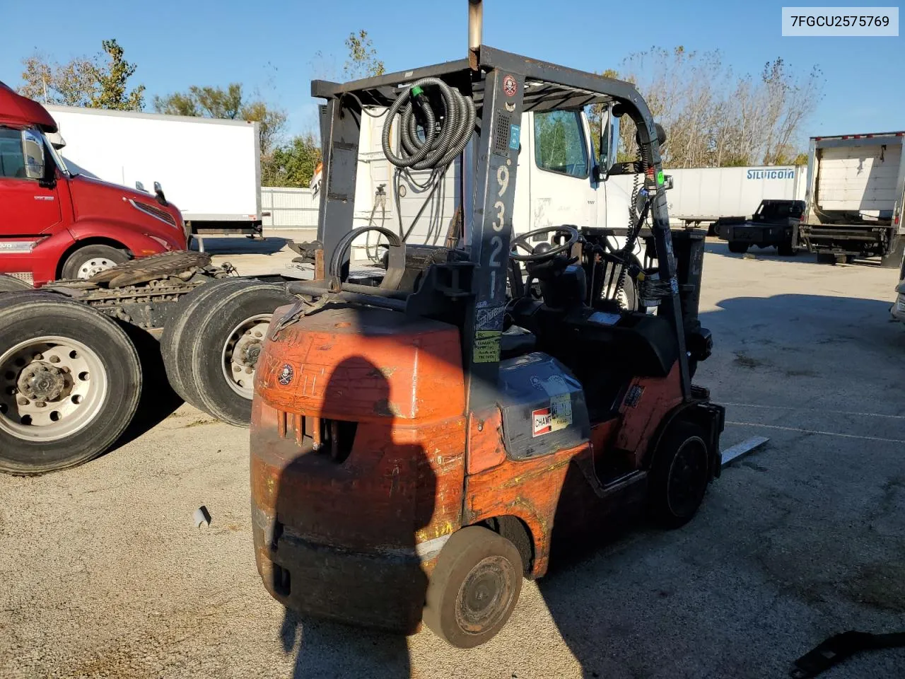 2002 Toyota Forklift VIN: 7FGCU2575769 Lot: 74163144