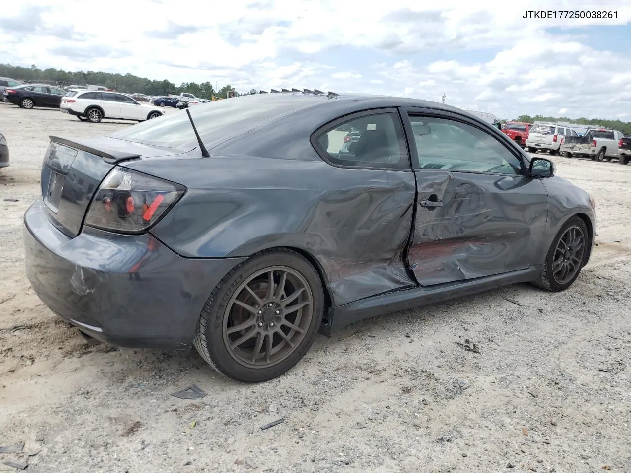 2005 Toyota Scion Tc VIN: JTKDE177250038261 Lot: 71273884