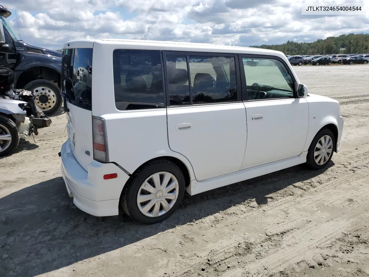 2005 Toyota Scion Xb VIN: JTLKT324654004544 Lot: 71997684