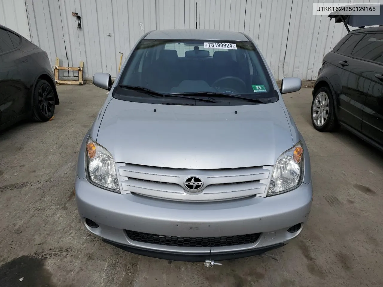 2005 Toyota Scion Xa VIN: JTKKT624250129165 Lot: 78198924