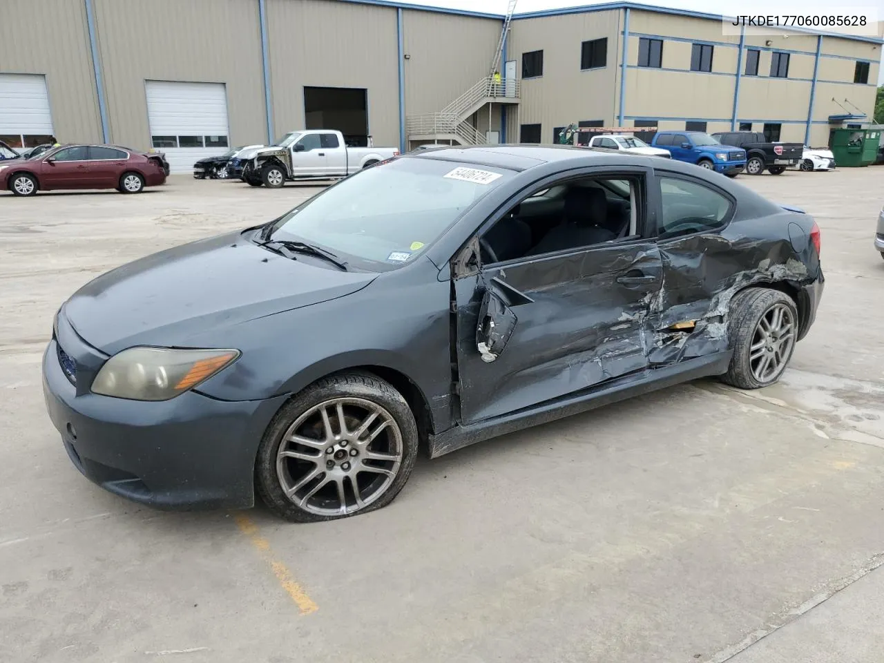 JTKDE177060085628 2006 Toyota Scion Tc