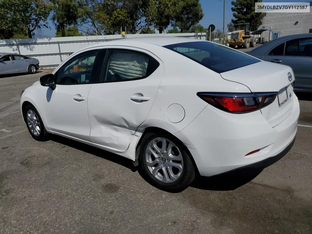 3MYDLBZV7GY112587 2016 Toyota Scion Ia