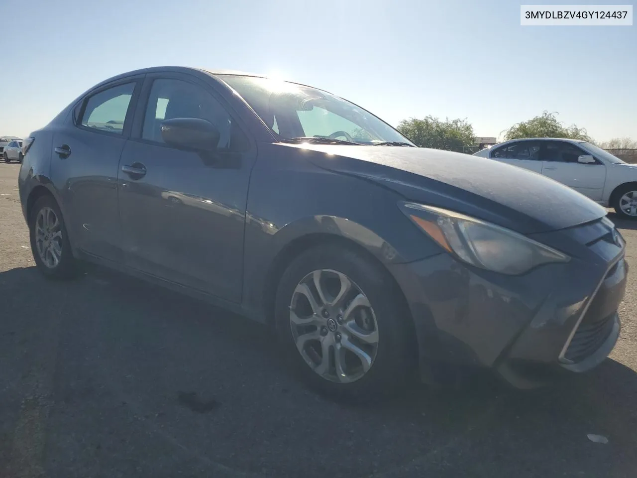 3MYDLBZV4GY124437 2016 Toyota Scion Ia