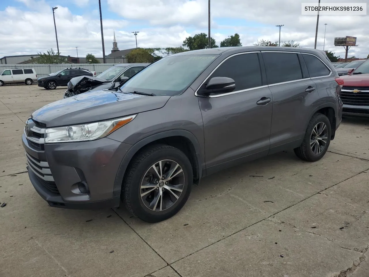 2019 Toyota Highlander Le VIN: 5TDBZRFH0KS981236 Lot: 75207054