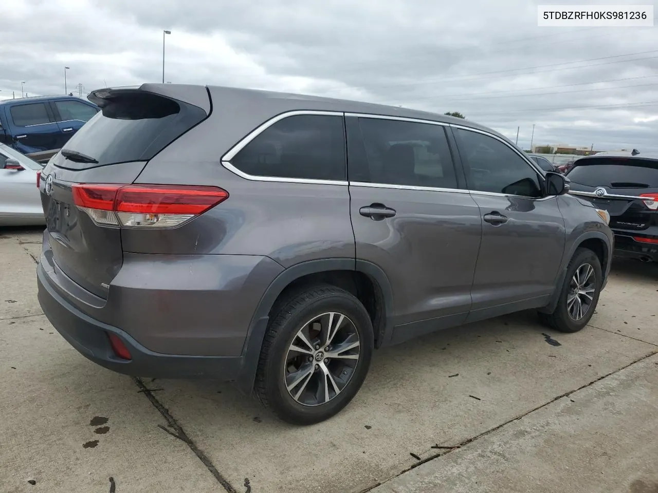 2019 Toyota Highlander Le VIN: 5TDBZRFH0KS981236 Lot: 75207054