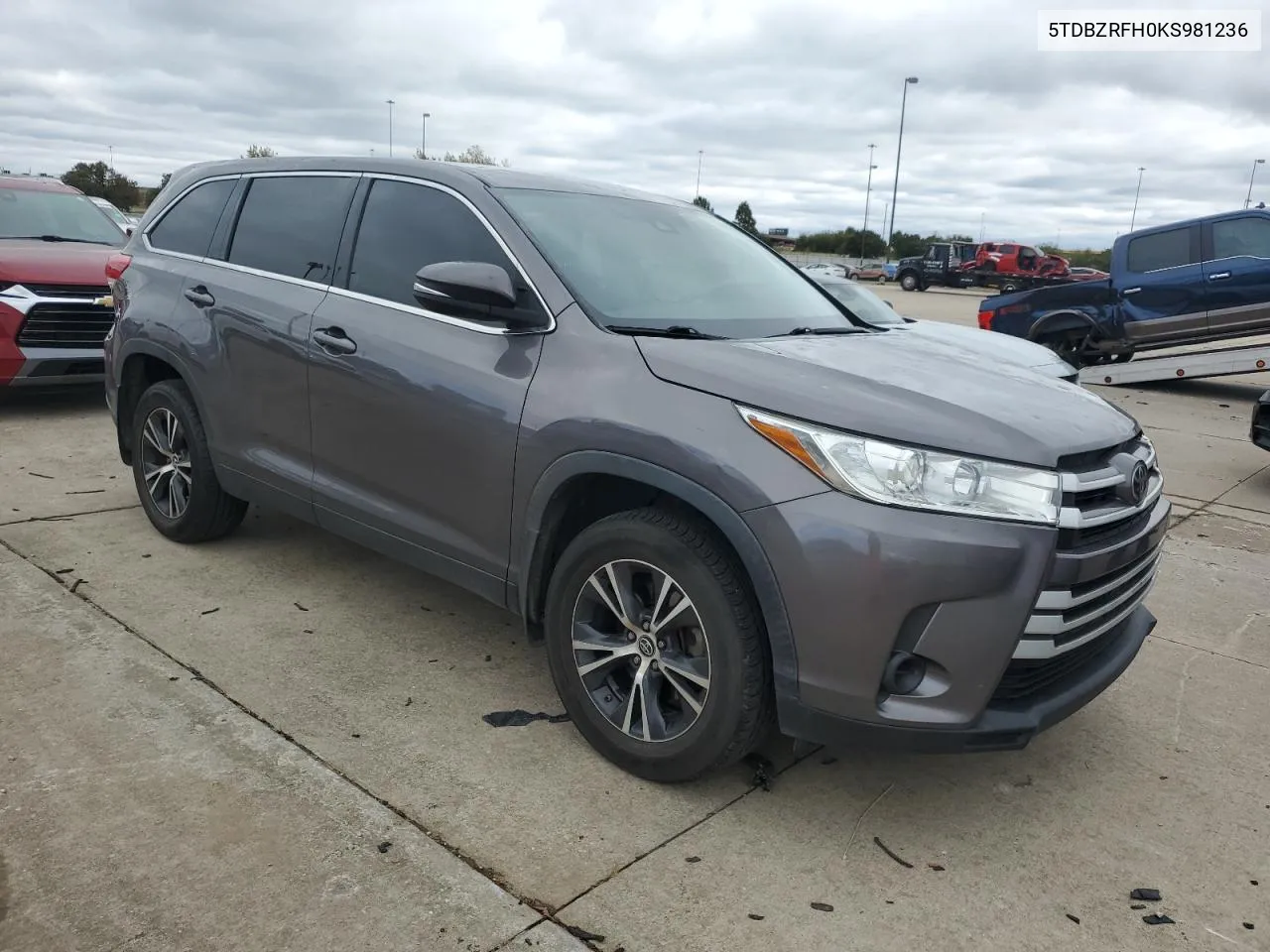 2019 Toyota Highlander Le VIN: 5TDBZRFH0KS981236 Lot: 75207054