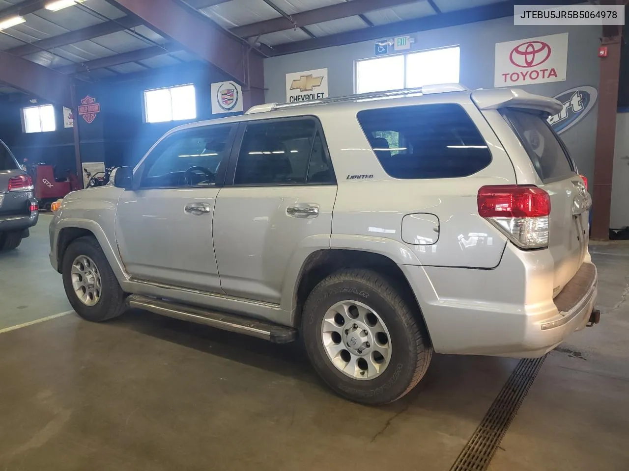 JTEBU5JR5B5064978 2011 Toyota 4Runner Sr5